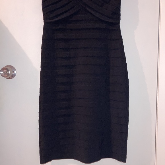 Adrianna Papell black cocktail dress. Beautiful design! Size 10. - Picture 4 of 10